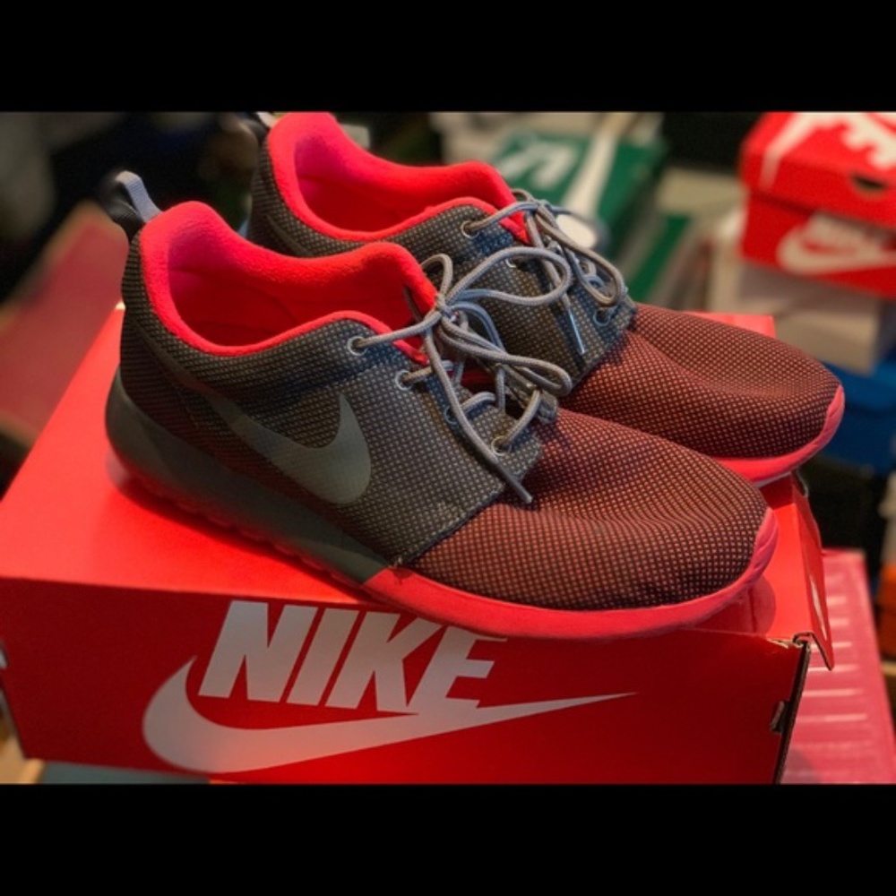 Nike Roshe One (Men’s 10)